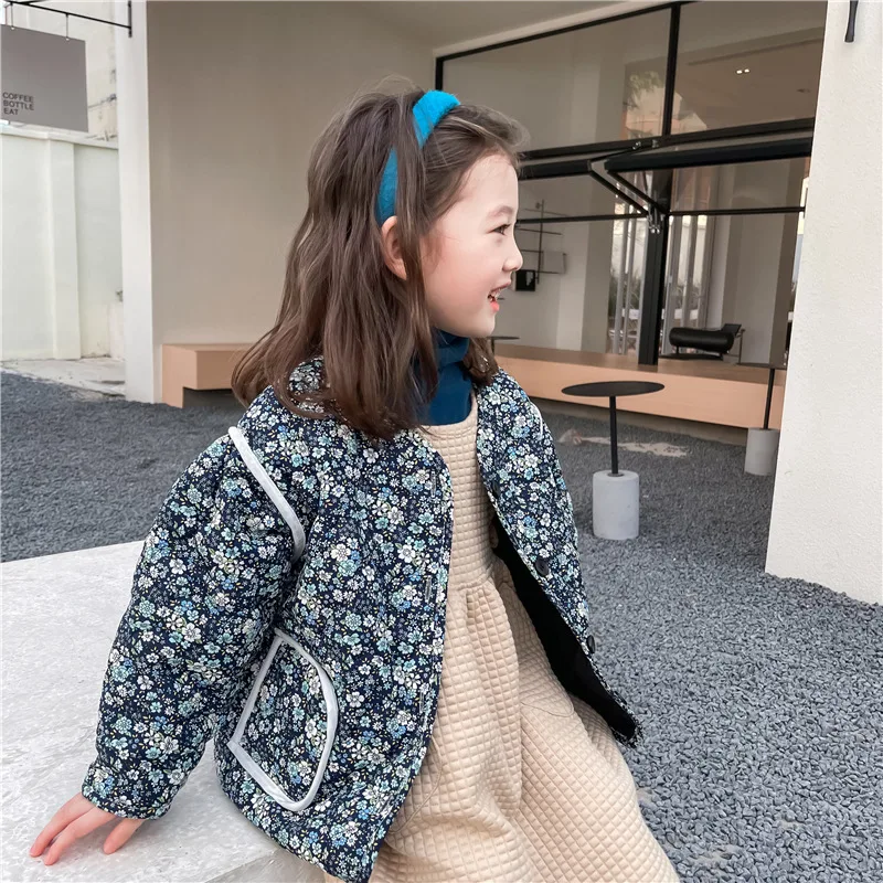 Children's Retro Style Blue Floral Quilted Edge Wrapped Cotton Jacket for Girls, Fashionable and Versatile