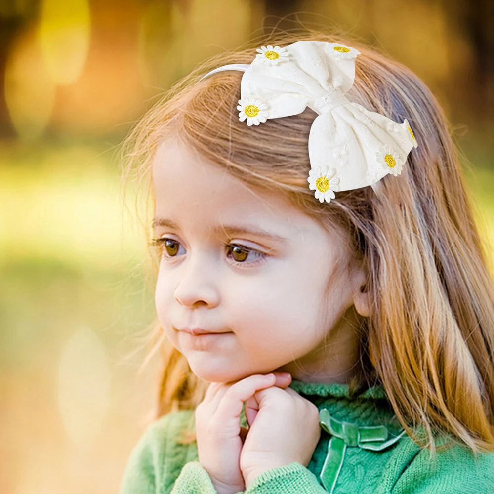 2 pc Gänseblümchen Haars pangen Mädchen weiße Schleife Haars pangen einfache Blume Haarschmuck Haars pangen für Frauen und Mädchen Kopf bedeckungen – Detail 1