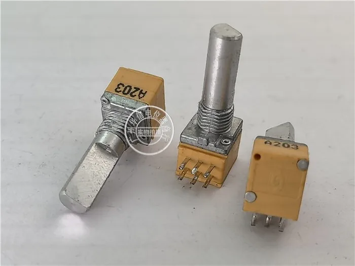 

The A20K handle of Shengwei RK097G dual potentiometer has a thread length of 20MMF