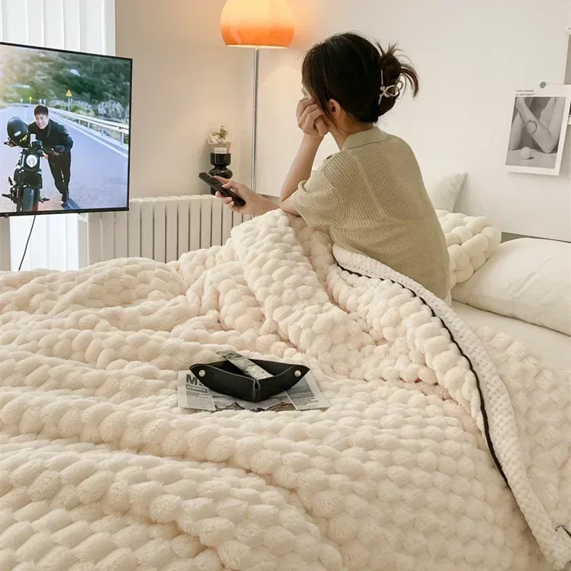 

New Plush Blankets for Autumn Warm Beds Soft Coral Fleece Sofa Throw Blankets Comfortable Thicken Bed Sheet