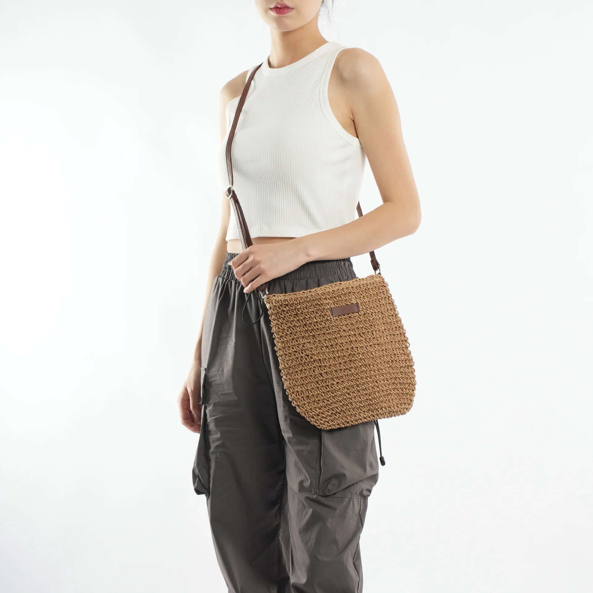 Stroh gestrickte Geldbörsen und Handtaschen Frauen beige Umhängetaschen Sommerferien Bast gewebte Seiten tasche Damen Cross body Strand taschen – Detail 6