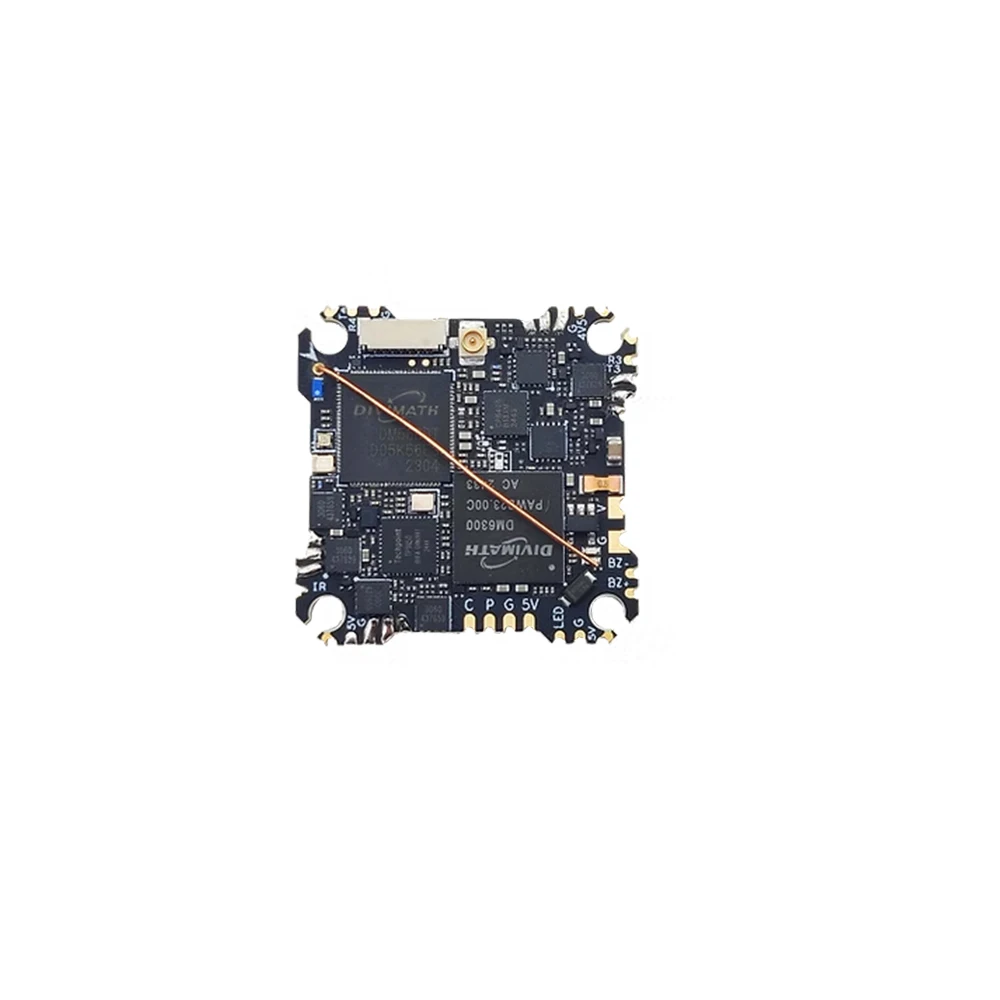 HDZero AIO15 montrée avec un micro whoop pour le freestyle FPV