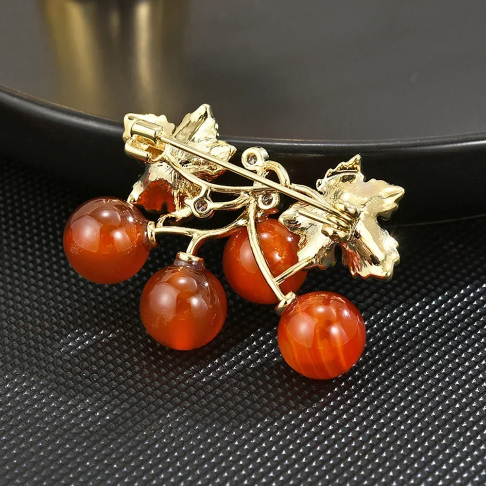 New Orange Persimmon Brooch for Women Girls Cute Fruit Plant Metal Brooches Pin Wedding Luxury Jewelry Clothing Accessories