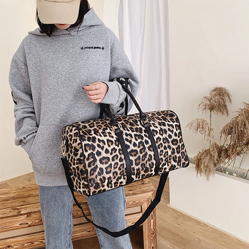 

2022The New Fashion Large Travel Bag Women Cabin Tote Bags Handbag PU Cloth Canvas Waterproof Shoulder Bag Weekend Overnight Bag