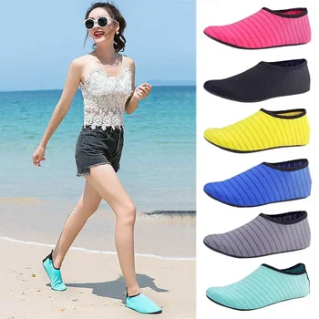 Scarpe da acqua ad asciugatura rapida Scarpe da sub con suola in gomma Calzini da sub per nuoto da spiaggia unisex Calzini antiscivolo per bambini adulti da surf al mare 1