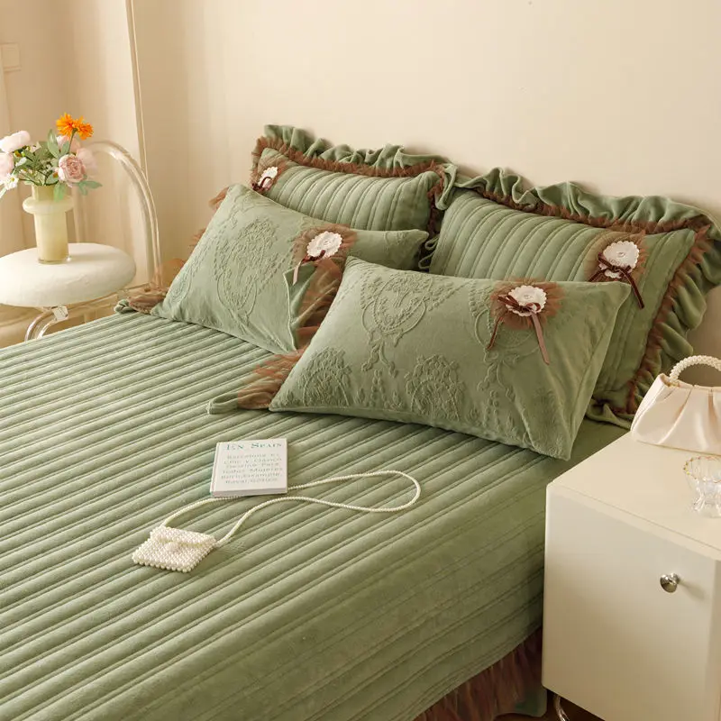 Quilted Bed Skirt Set Bedspreads Warm Winter Mattress Covers Protector Elastic King Size Bedding Mattresses Pillowcases 3pcs