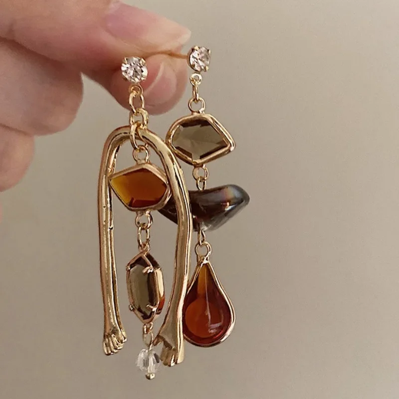 

French Retro Art Abstract Style Drop Earrings for Women Fashion Asymmetrical Design Korean Version Personality Earring Jewelry