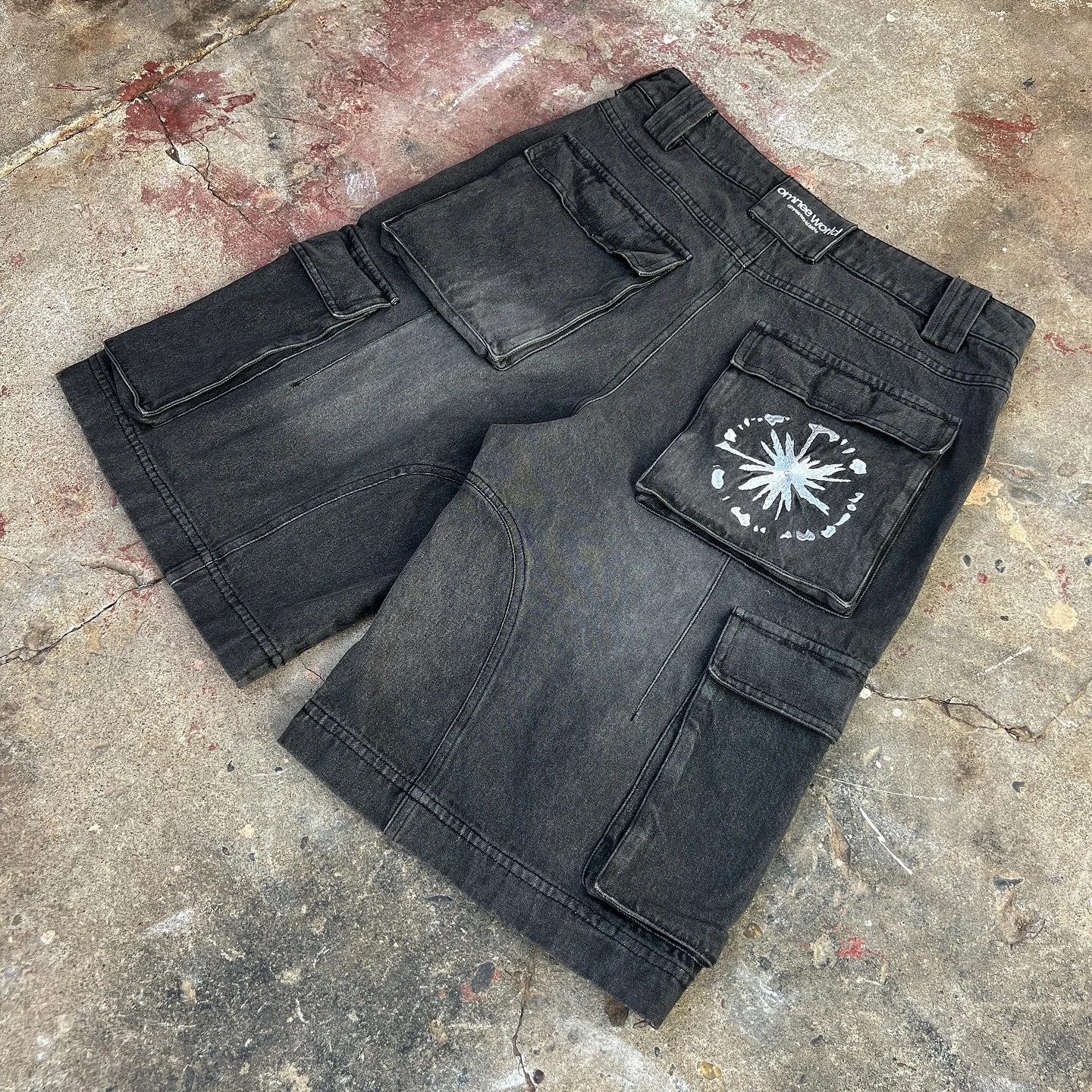 New Hip Hop Goth Pattern Embroidery Shorts Men Retro Harajuku Y2k Gym Shorts Big Pocket Denim Short Sweatpants Streetwear