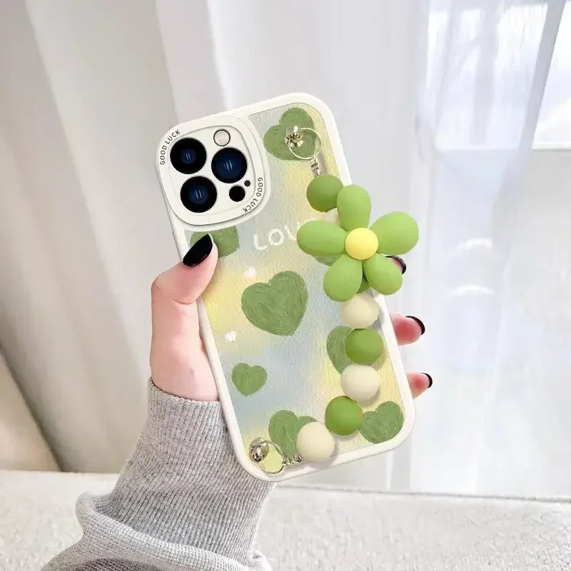 Retro Floral Chain Phone Case – Sweet and Stylish Protective Cover