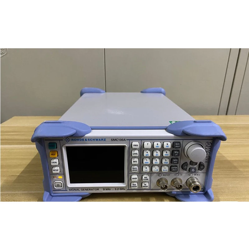 Rohde & Schwarz Smc100a 9 Khz To 3.2 Ghz Rf Signal Generator Used ...