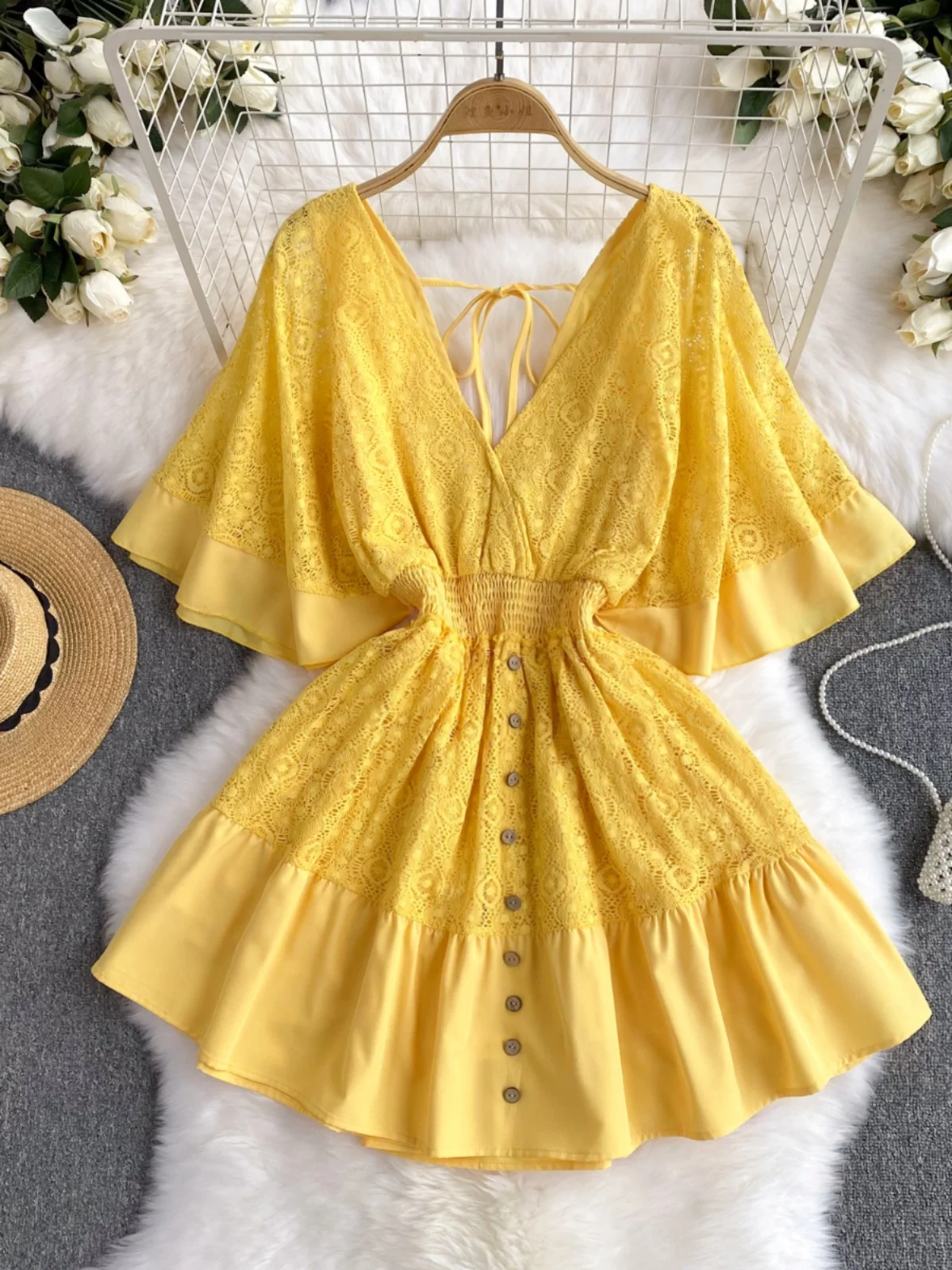 

Vacation Style Summer New Niche Deep Collar Lace Patchwork Waist-Slimming Sweet Flare Sleeve Dress