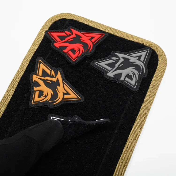 Wolf Head Morale Patch PVC Glow in the Dark Magic Stick Arm Badge Backpack Patch Hat Vest Tactical Equipment Clothing Accessorie
