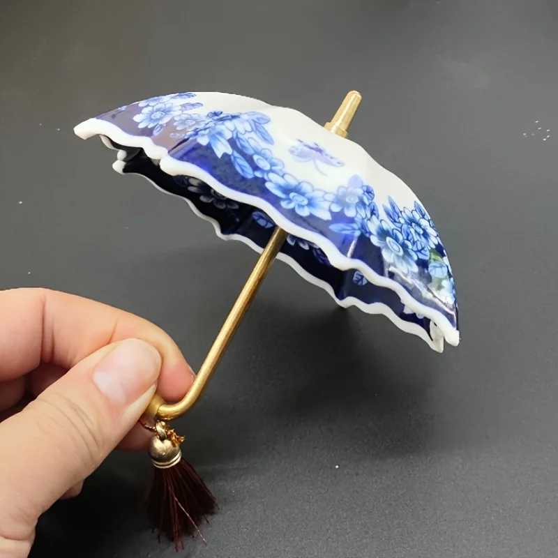 Elegant Blue and White Floral Ceramic Tea Strainer with Tassel - Decorative Umbrella-Shaped Tea Leaf Filter