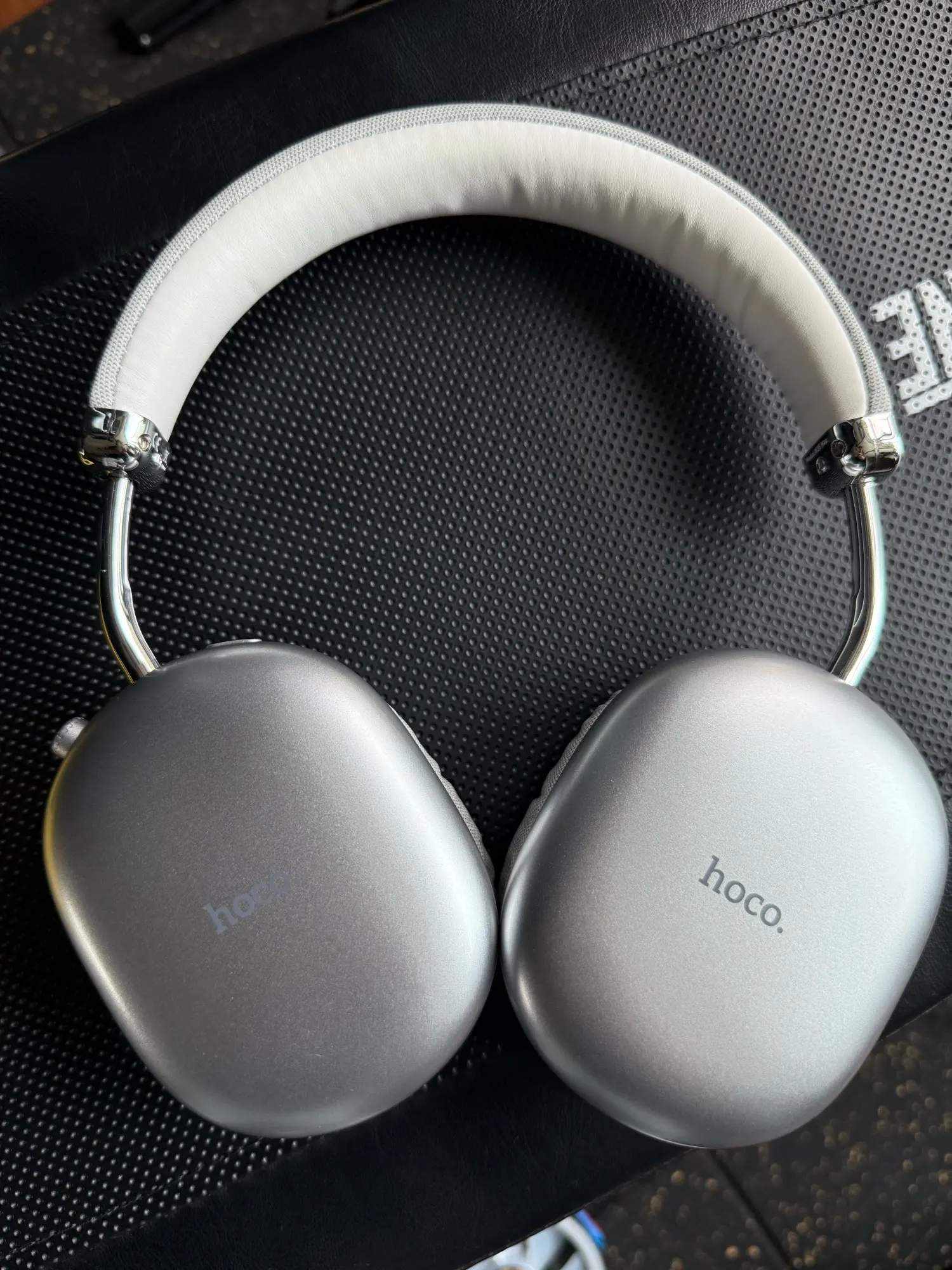 HOCO W35 Max Wireless Headphones – Power Meets Play in Full Color photo review