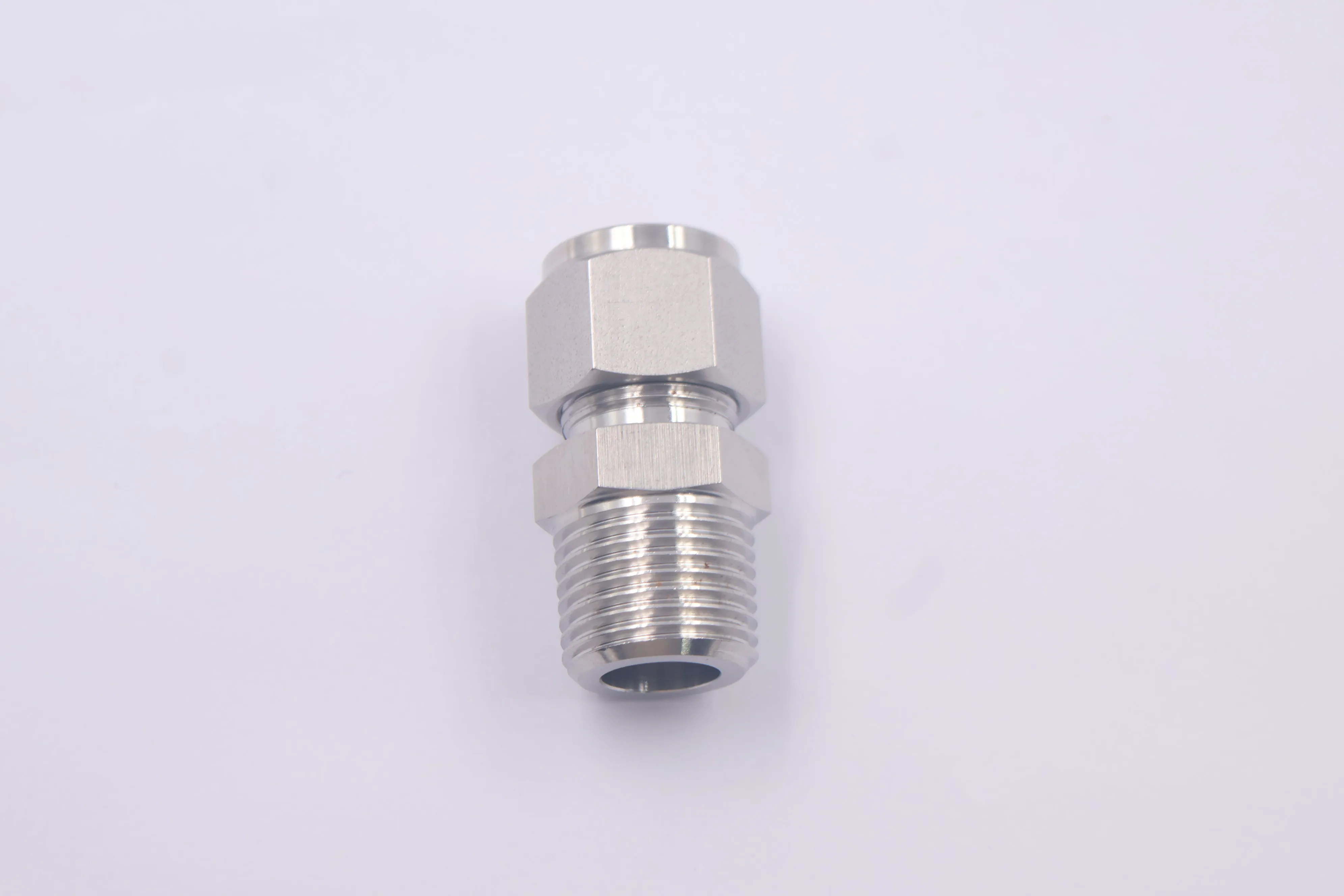 SS-810-1-8RTBT, Tube Fitting, Bored-Through Male Connector, 1/2 in. Tube OD x 1/2 in. Male ISO Tapered Thread