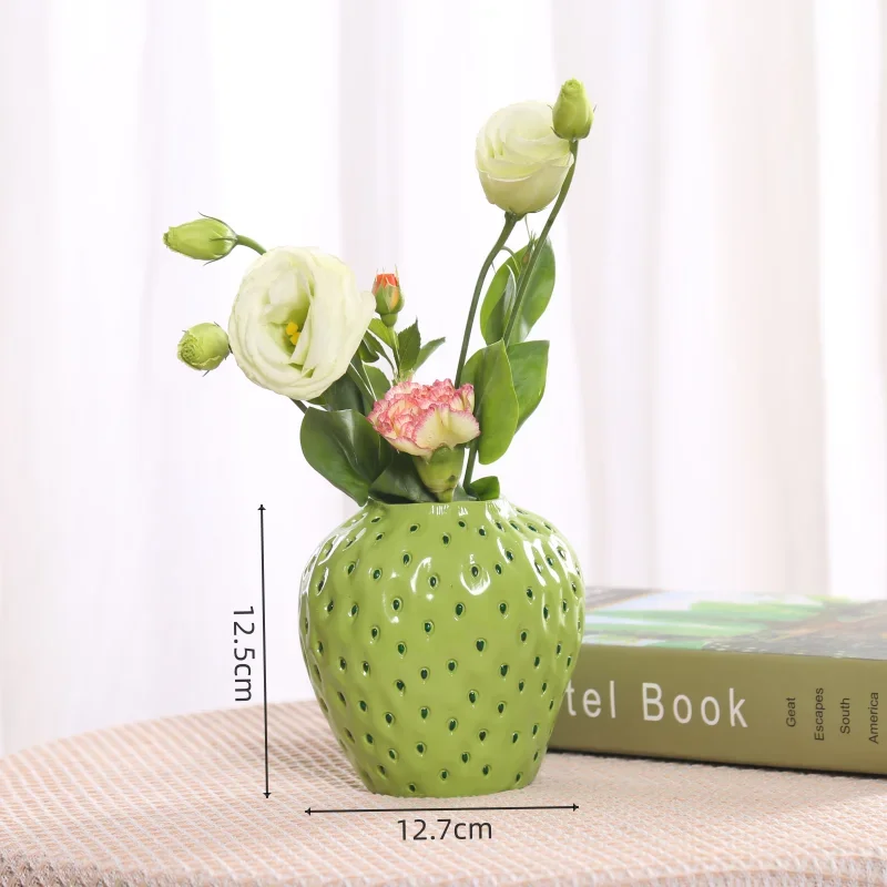 Cute strawberry vase resin vase room flower arrangement accessories fruit pot flower pot home decoration accessories 3