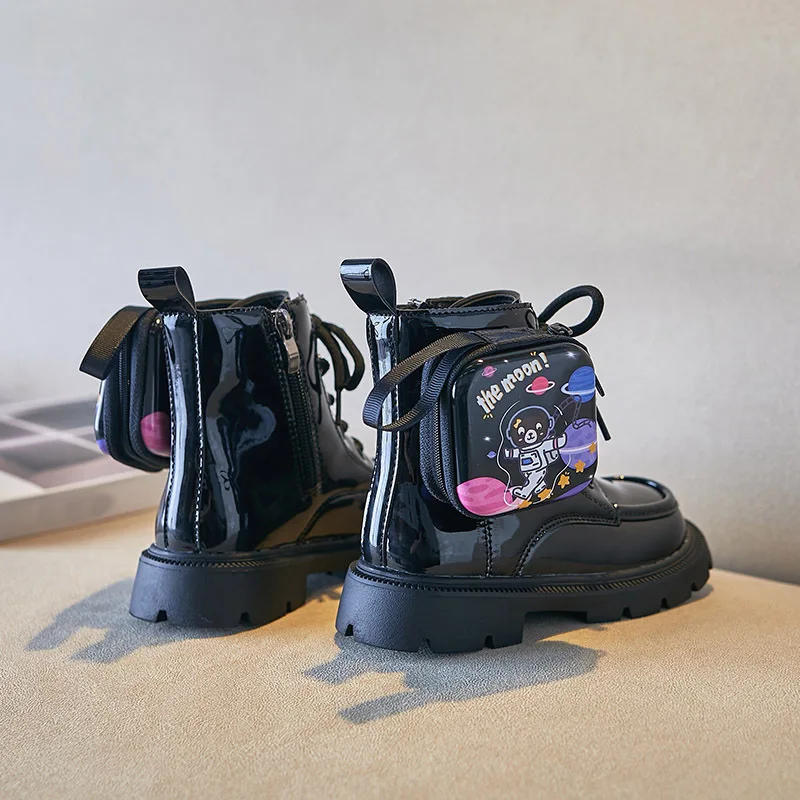 botas 2024 Lynlås i siden med taske Korte ankelstøvler Efterår Vinter Pigers mode Pigestøvle Britisk stil Tegneserie Børn_voghion.com