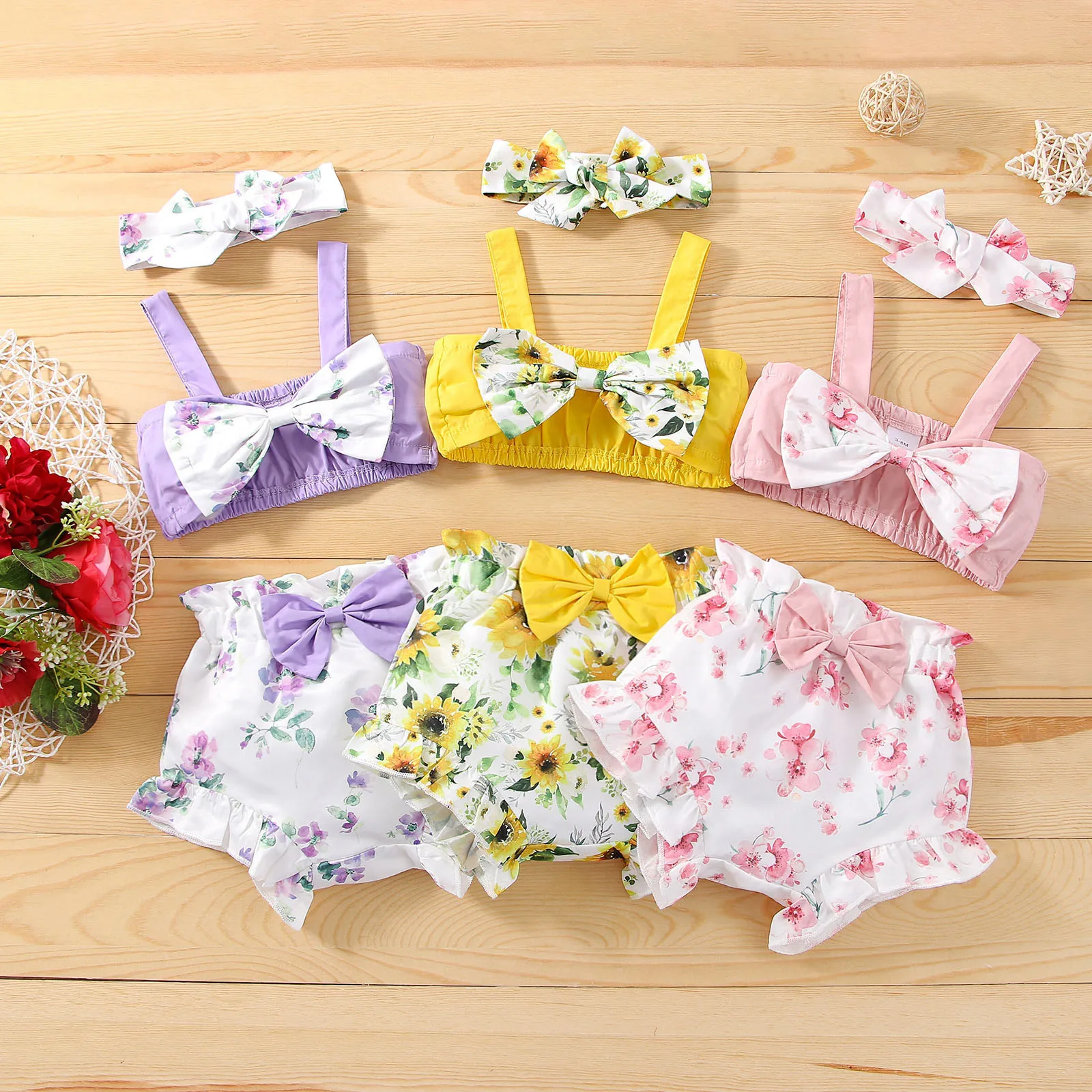 

0-18 Months Baby Girl Clothes Sets Infant Girls Sleeveless Bowknot Vest Tops+Sunflower Floral Prints Shorts Headbands Outfits