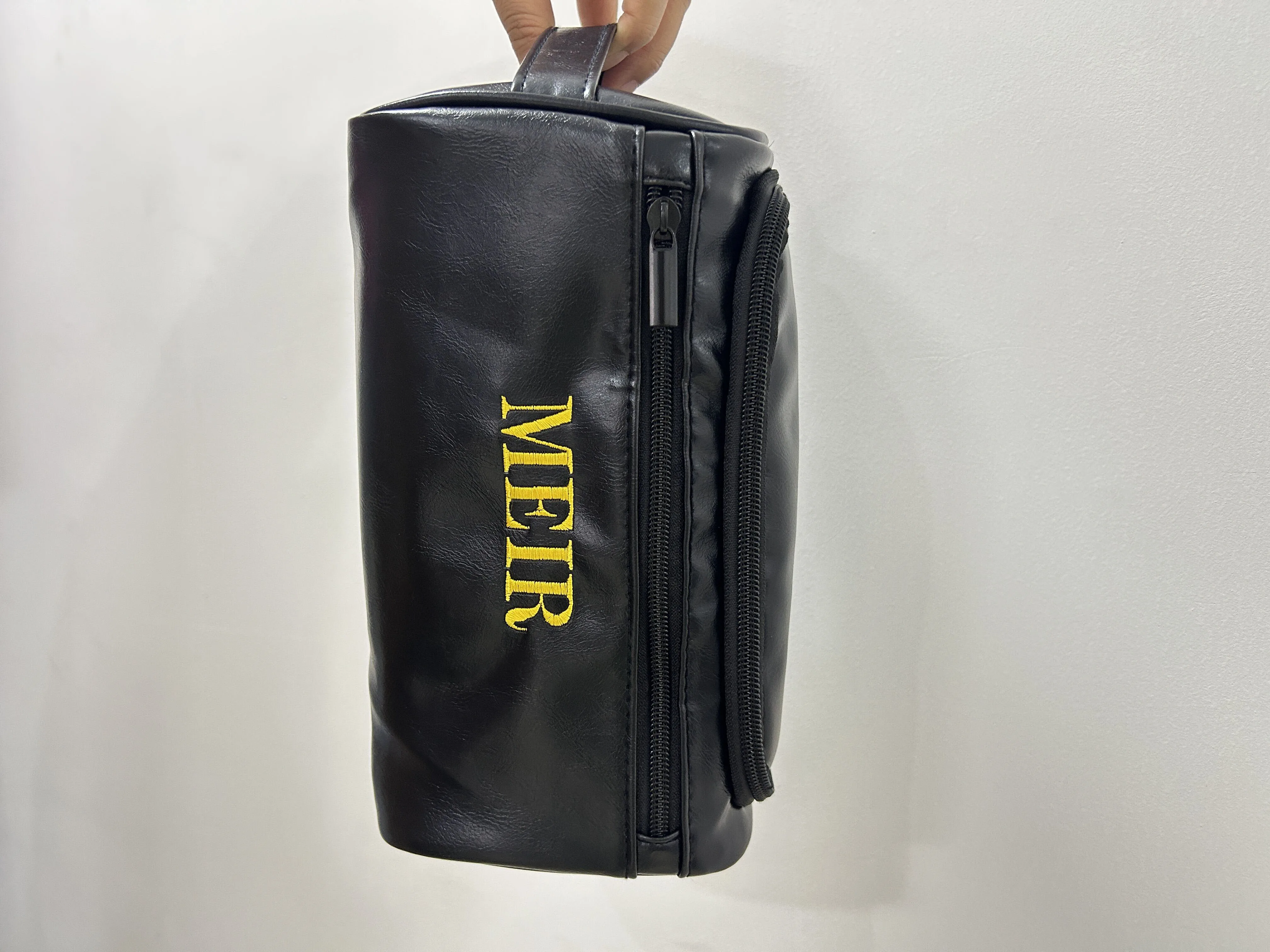 Personalized embroidery large waterproof ladies make-up bag cosmetics bathroom shaving bag men travel business handbag 4