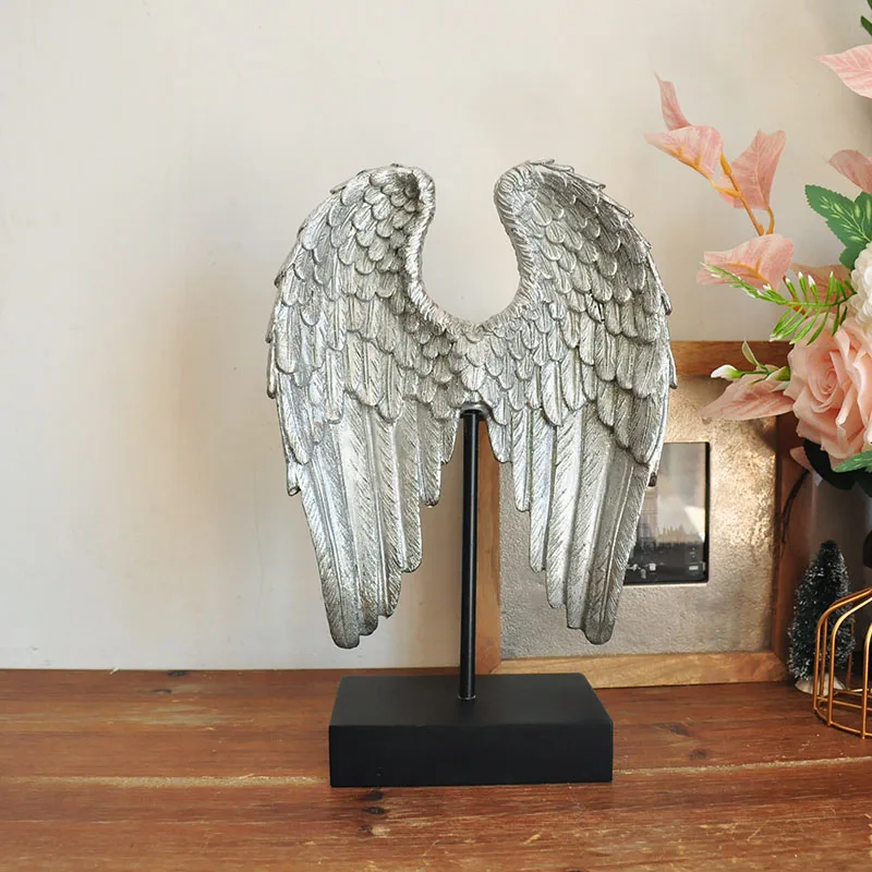 

Европейская фигурка крыльев из серебряных перьев, домашнее мягкое украшение для крыльца, художественное космическое украшение, аксессуары для украшения дома и комнаты, подарки