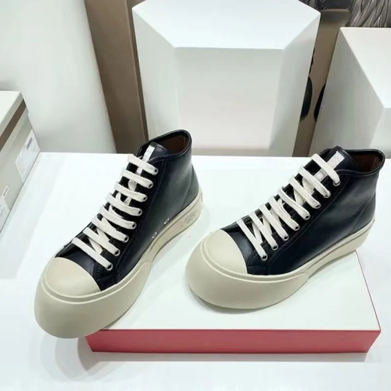 

New style thick sole cowhide high top casual shoes in autumn and winter Women's lace up round head flat bottomed women boots