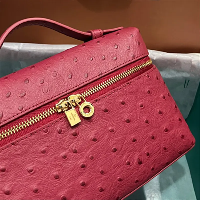 Рисунок 2 - Сумка из страусиной кожи с карманом L19