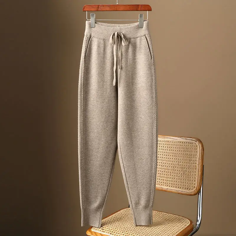 Рисунок 4 - Женские вязаные шаровары