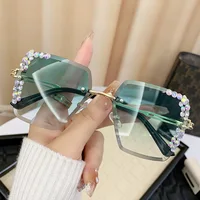 1 paire de lunettes à verres dégradés carrés sans cadre pour femmes à la mode avec décoration en cristal et matériau métallique 4