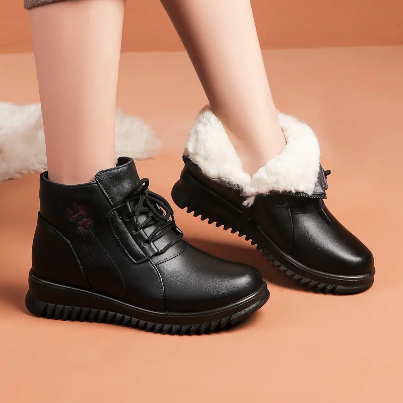Women Genuine Leather Winter Boots Waterproof Thick Plush Warm Mother Snow Boots Women Flats Non-slip Casual Shoes Plus Size