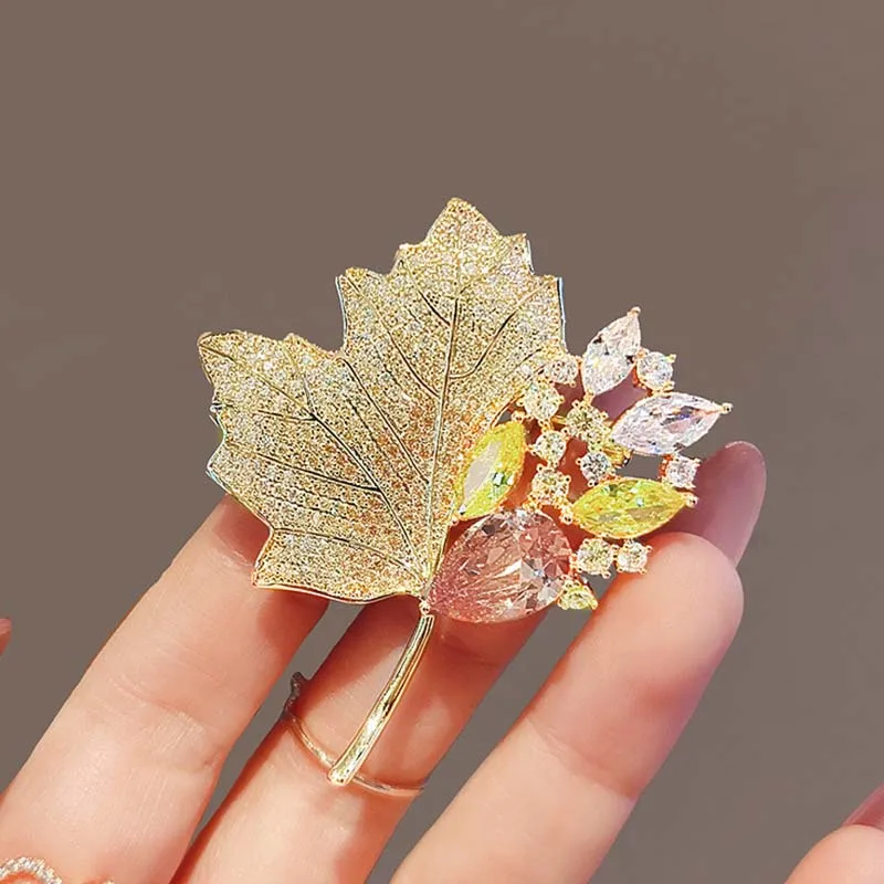♥未使用 グリーンストーン花付き 葉っぱ柄 ブローチ Amazon.co.jp: [KSLAT] 花 ブローチ 四つ葉のクローバー