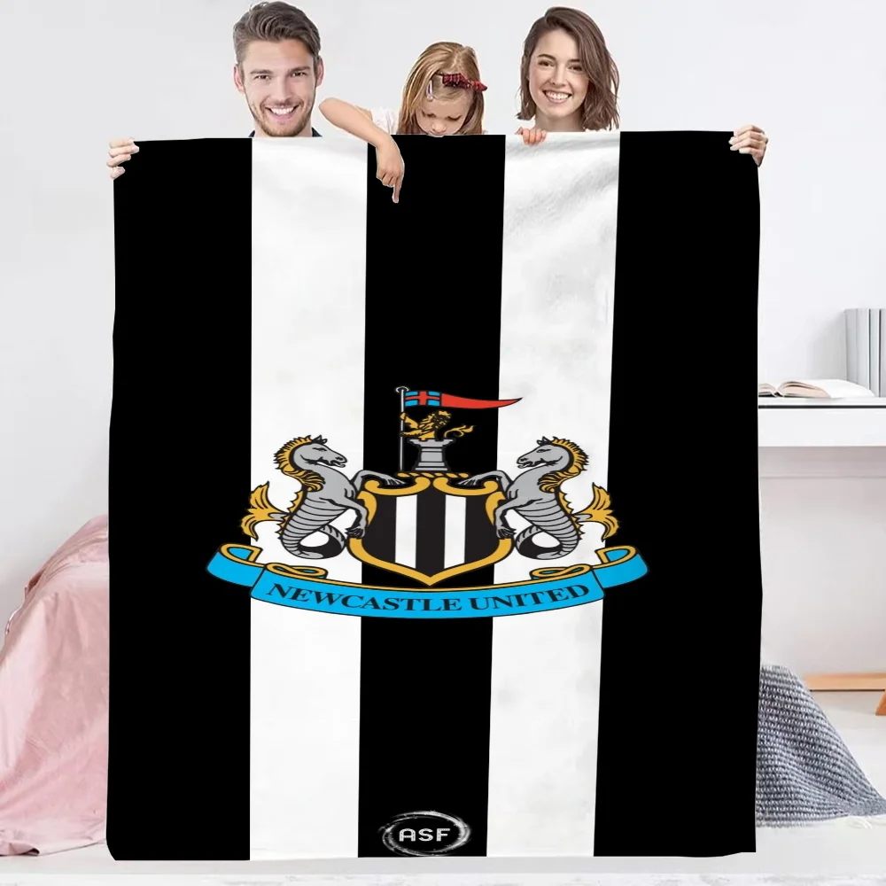 Microfiber Bedding Newcastle United Designer Blanket for Sofas Cobija Fluffy Plaid Luxury Blankets and Throws Home Interior Sofa 2