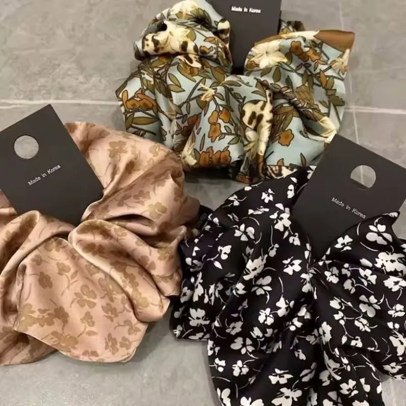 Modischer Haargummi aus Seidensatin, Vintage-Blumen-Haargummi für Pony-Haarband, Strand-Accessoires, aufrollbar, für Frauen und Mädchen – Detail 1