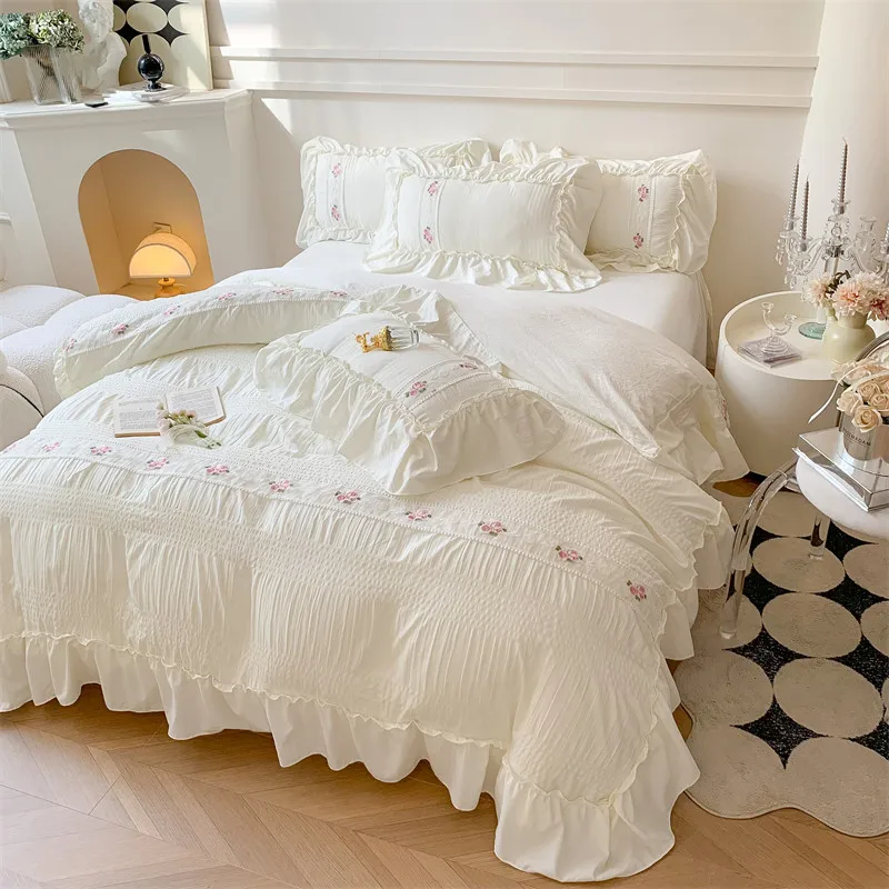 Flowers Embroidery Lace Edge Ruched Comforter cover Bed sheet Pillowcases, French Style Chic Fluffy 4Pcs Lightweigh Comfortable Flowers Embroidery Lace Edge Ruched Comforter cover Bed sheet Pillowcases, French Style Chic Fluffy 4Pcs Lightweigh Comfortable