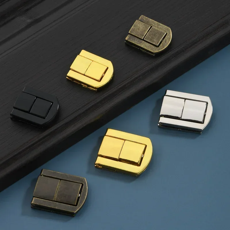 Furniture Hardware Toggle Latches Jewelry Box Hasps Decorative Latches Buckle Clamp 2pcs Box Latches Zinc Alloy Catch Chest Clip Clasp Toggle Lock retro Bronzed Hasps Jewelry Suitcase Buckle