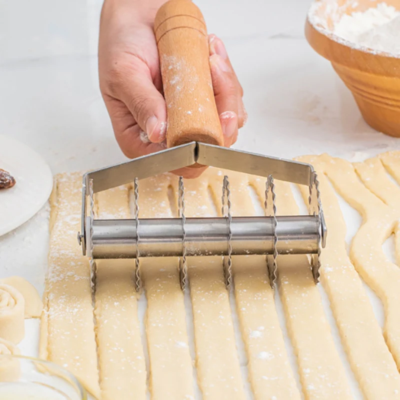 Pressing Machine Non-slip Handle Kitchen Gadgets Spaetzle Makers Noodles Cut Knife Manual noodle Section Shallot Cutter 1pcs
