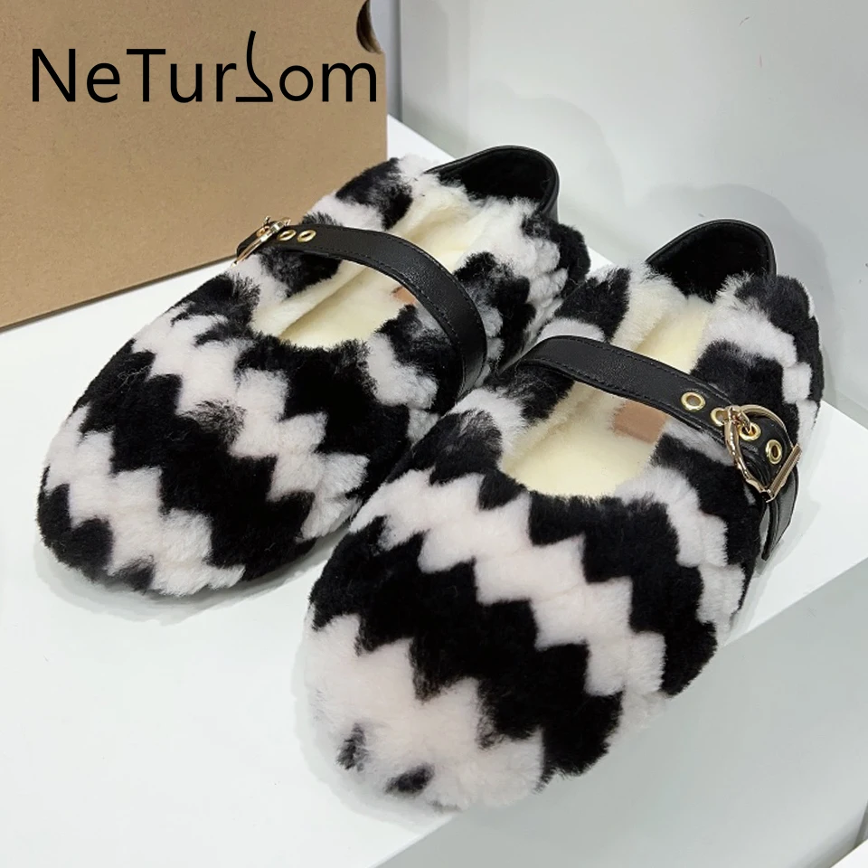 

2023 Autumn Winter New In furry Cute High Quality Lamb Wool Flat Cotton Shoes Light Shallow Mixed-Color Sweet Women Peas Shoes