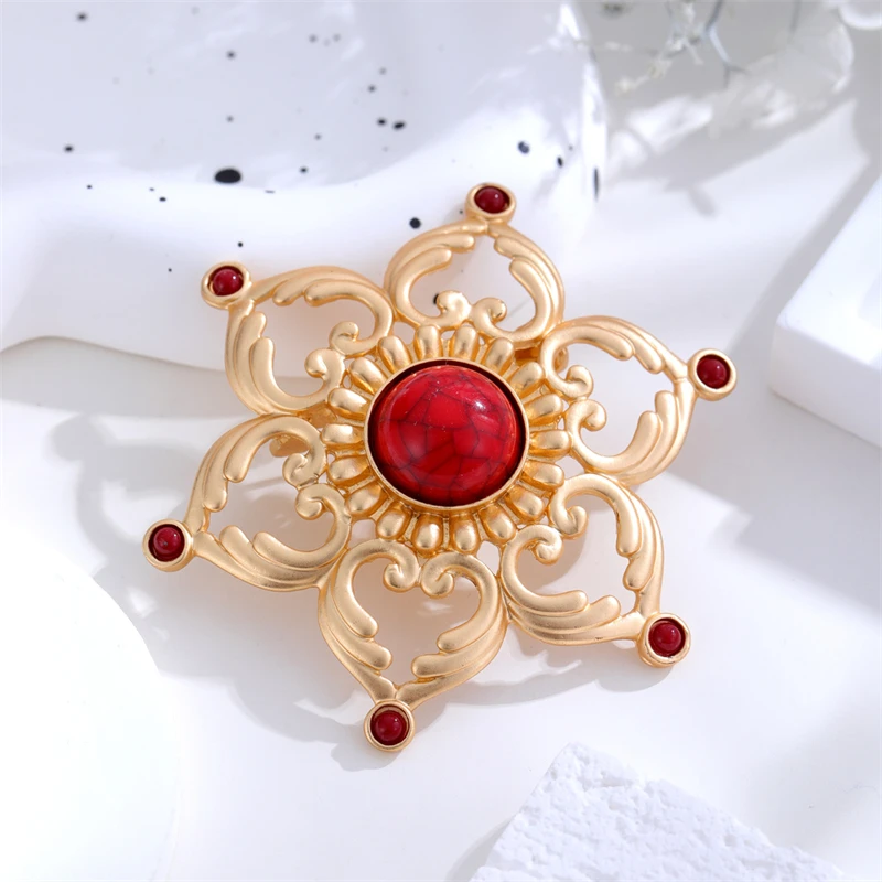 Retro New Love Hollow Out Lotus Spilla Accessori Muto Oro National Wind Flower Spilla Suit Dress Bagage Accessori