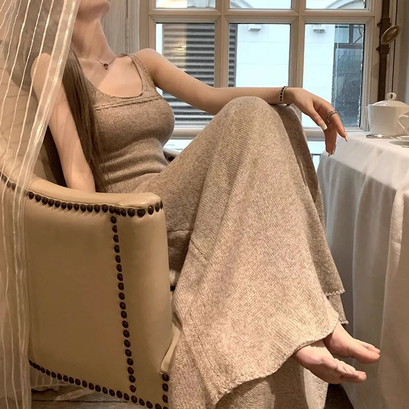 

Sunset Gentle Autumn 2023 New Dropping Knitted Strap Dress Women's Waist French Long Dress