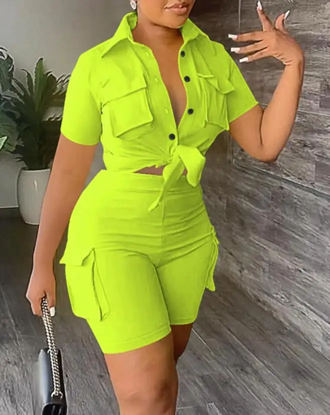 Women's Casual Set Latest Solid Color Lapel Shoulder Bump Short Sleeved Navel Exposed Top and Pocket High Waisted Shorts Set