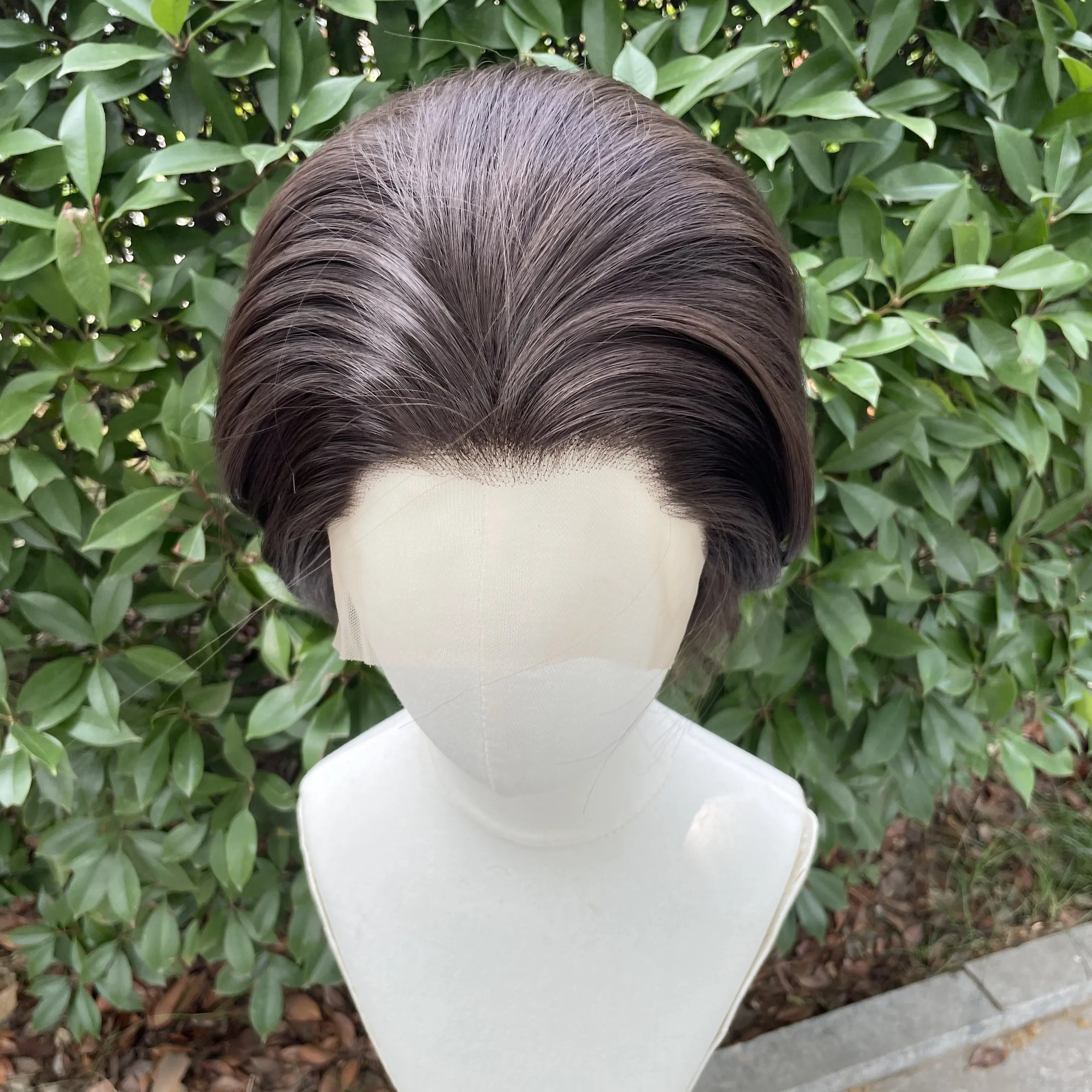 Natürliche braune kurze Bob-Schnitt-Synthetik-Lace-Front-Perücken für Frauen, Cosplay-Perücken für Männer, Haaransatz, leimlose 13 x 4-Lace-Front-Perücken – Detail 2