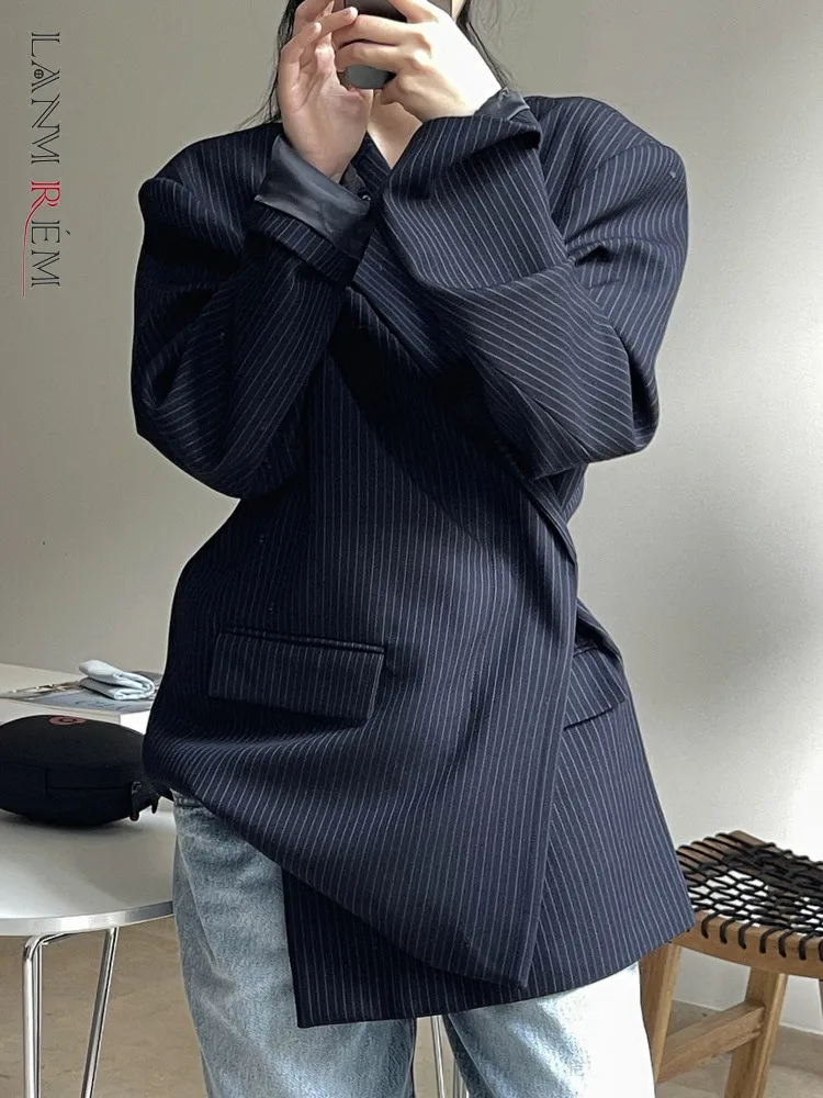 [LANMREM] Fashion Striped Loose Blazers For Women Asymmetric Single Breasted Design Fashion Jackets 2024 Spring New 26D2884