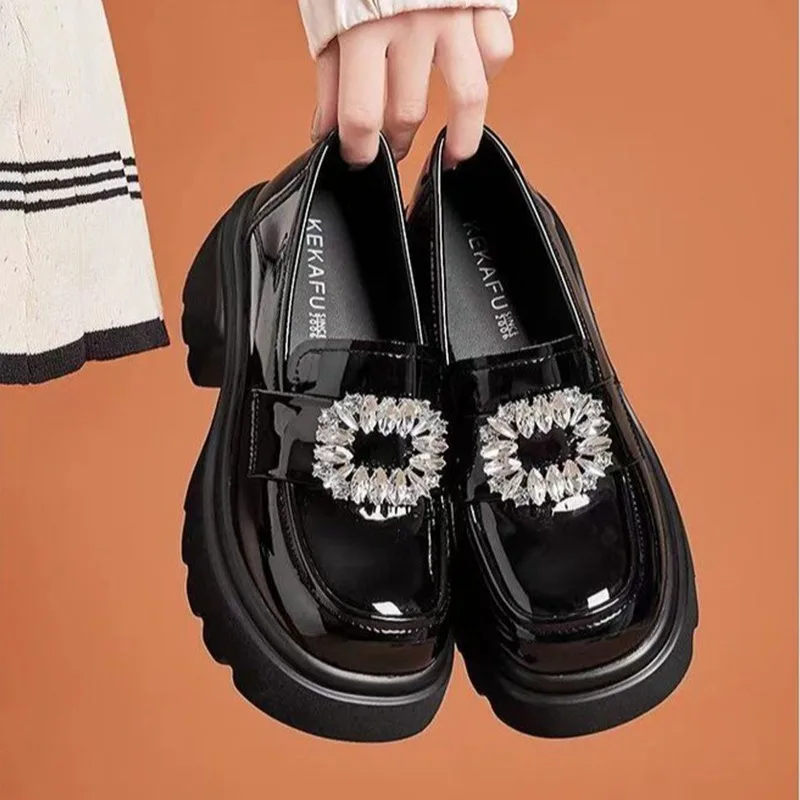 

Лоферы женские на платформе, повседневные прогулочные туфли с кристаллами, дизайнерская обувь на массивной подошве, оксфорды, модные туфли-лодочки, лето 2024