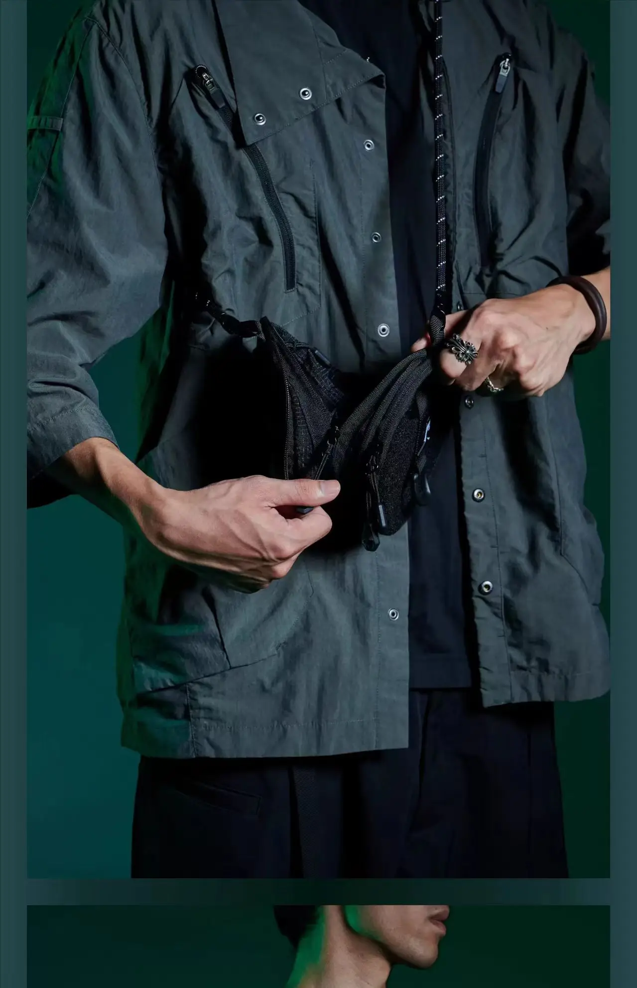 Overclock roam 25ss Z-07 round barrel folding bag dnm material techwear accessories edc carrier 4 Overclock roam 25ss Z-07 round barrel folding bag dnm material techwear accessories edc carrier
