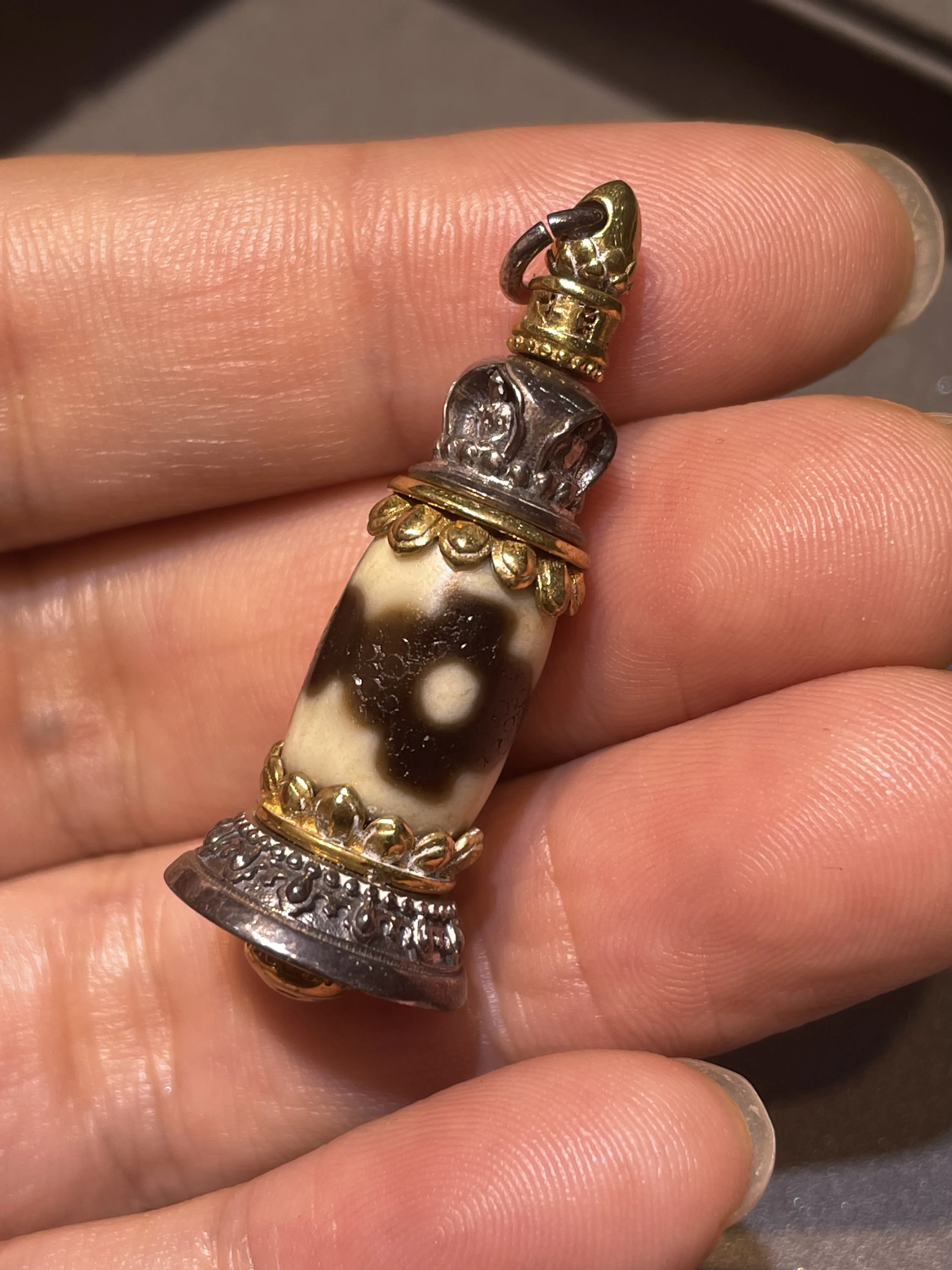 

Talisman Energy Тибетский Старый Агат цвета слоновой кости честный трехглазный бриллиант серебро 925 пробы инкрустированный бриллиант