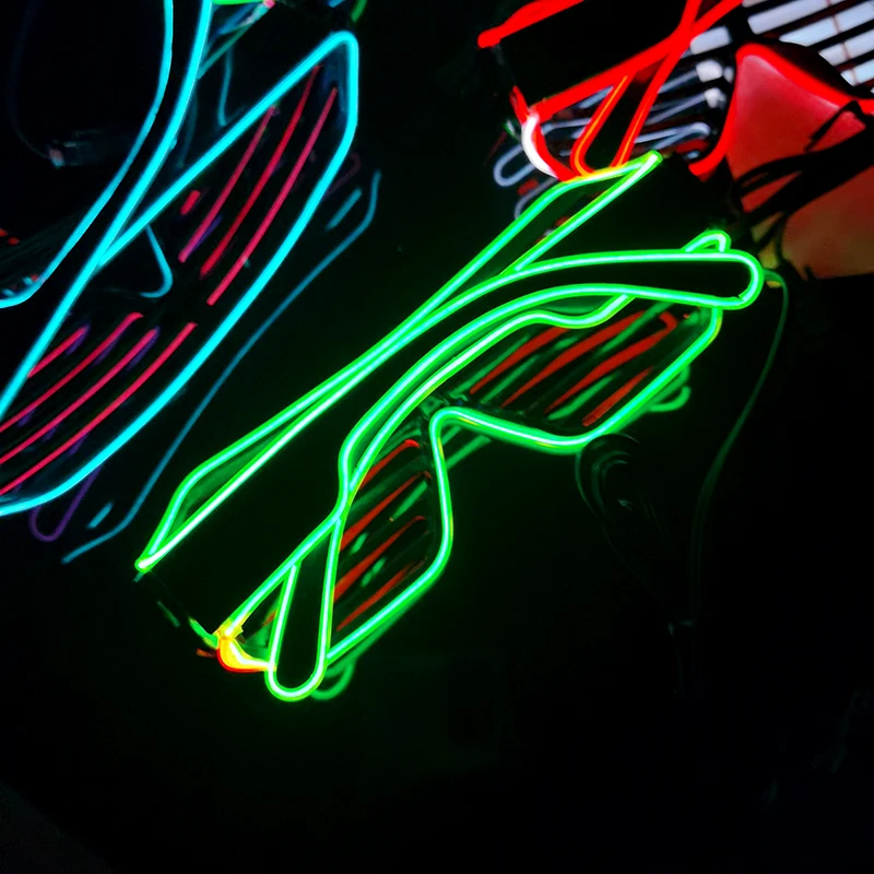 Occhiali LED Lampeggianti Per Feste - 6 Colori, 3 Modalit&agrave; Luce, Stile Anni '80