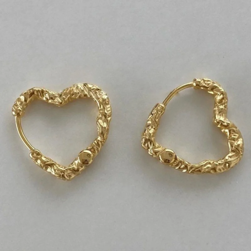 Sexy Vintage Textured Hollow Heart Hoop Earrings for Women Silver Color Gloden Temperament Huggies Jewelry Party Wedding Gifts
