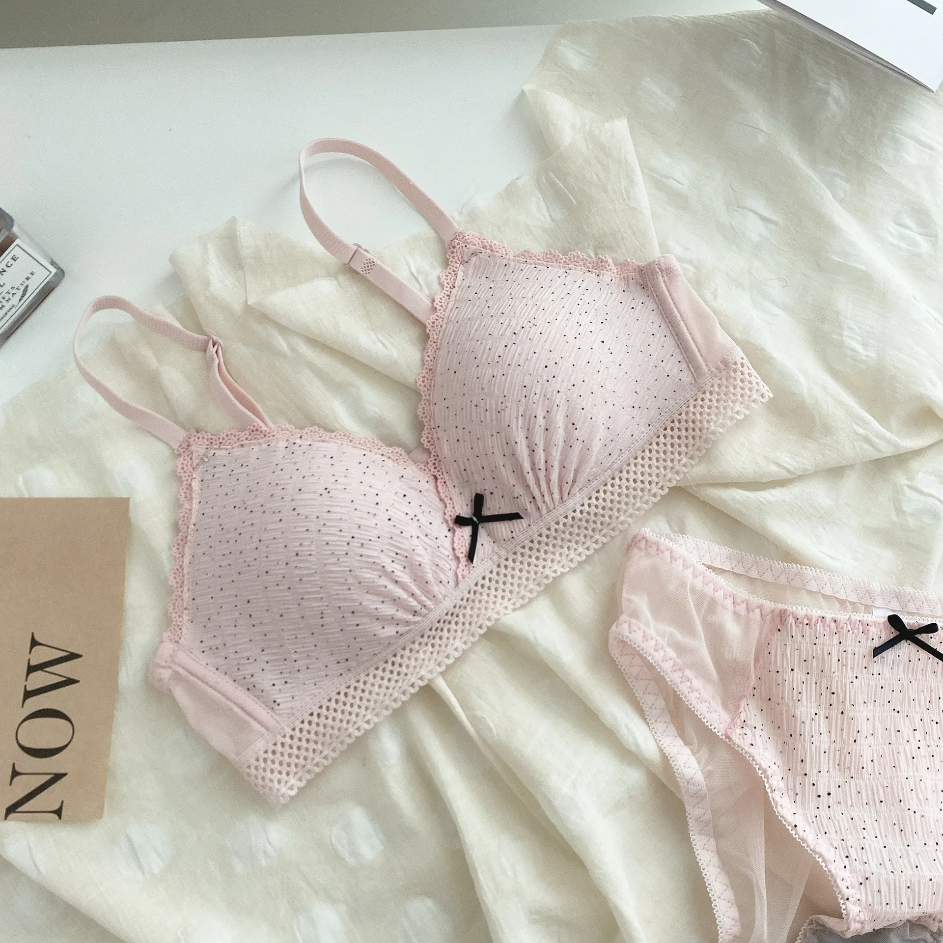 Thin Wireless Gathered Bra Women Lace Polka Dot Bow Underwear Comfortable Invisible Brassiere Girls Solid Push Up Bralette