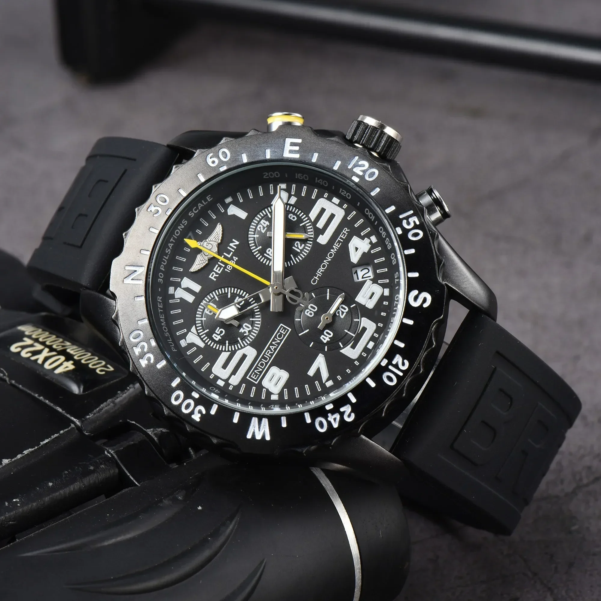 

New Fashion Mens Watch Endurance Sport Wristwatch Waterproof Quartz Auto Date Chronograph Clock Brand AAA Quality