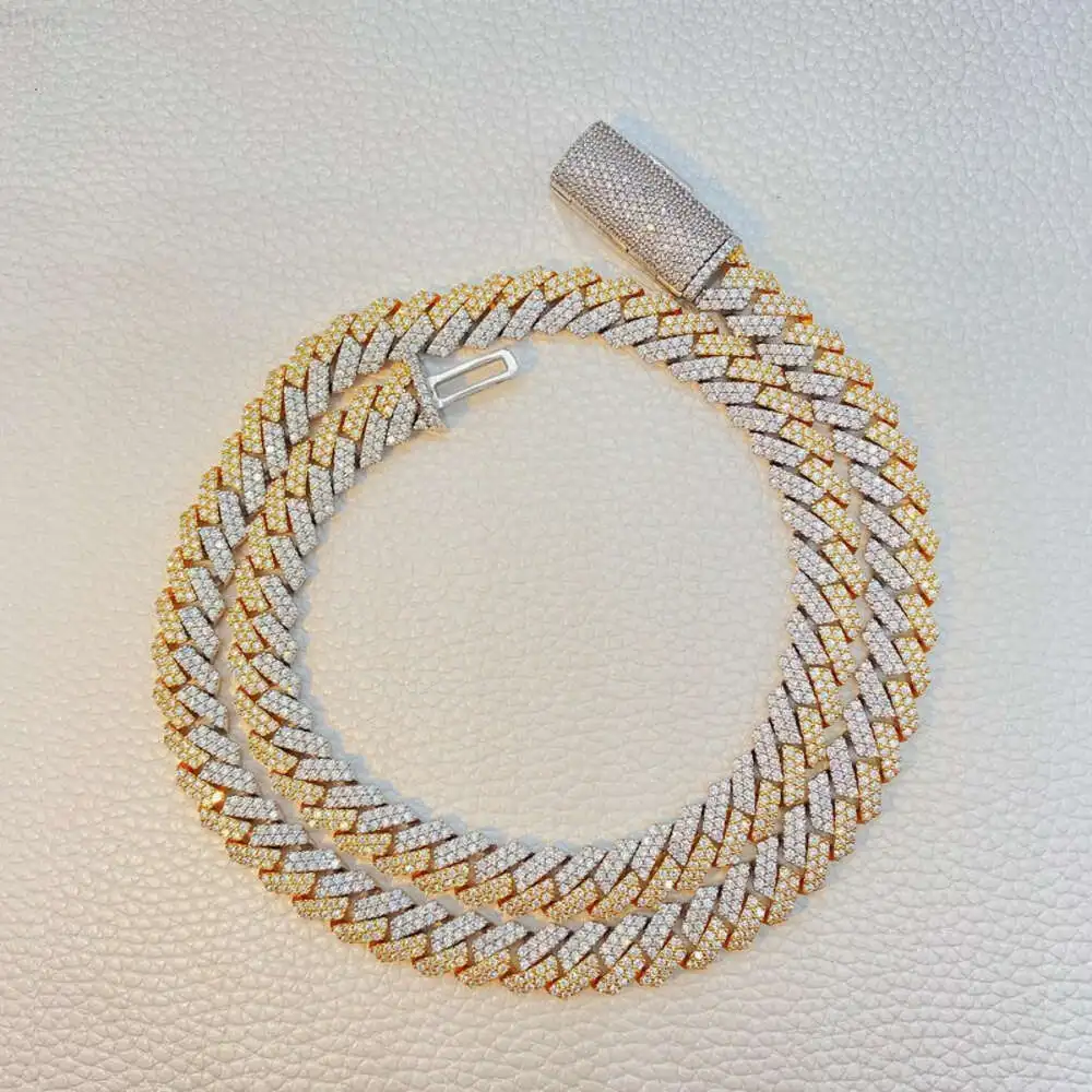 

Ожерелье-цепочка из серебра 925 пробы с муассанитом