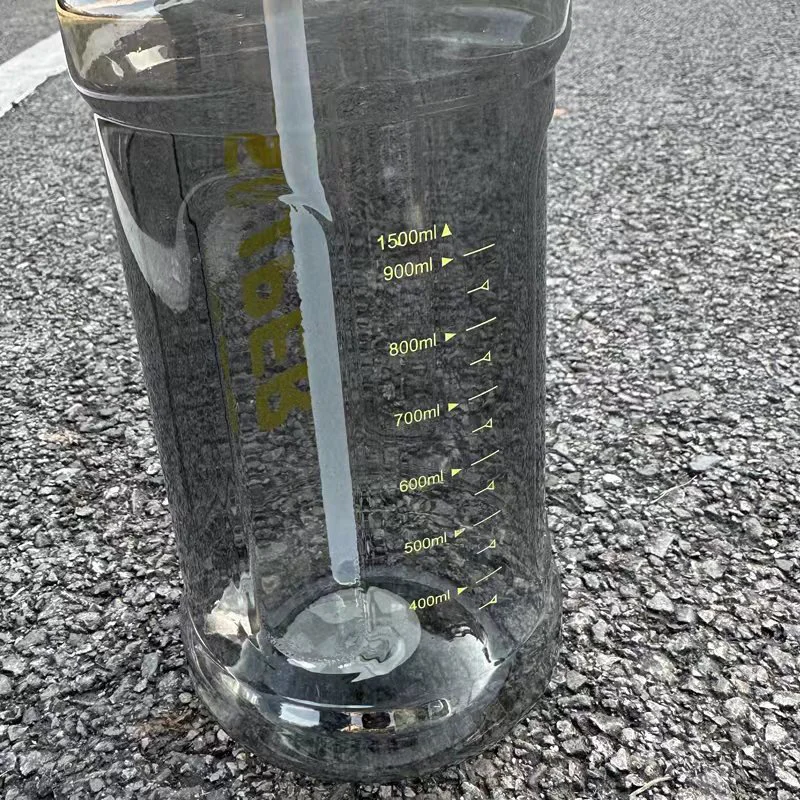 Description Picture 6 of item1500/2000ML Water Bottle With Straw Outdoor Sports Drinking Bottles Large Capacity Plastic Cup Outdoor Cup Fitness Water Bottle